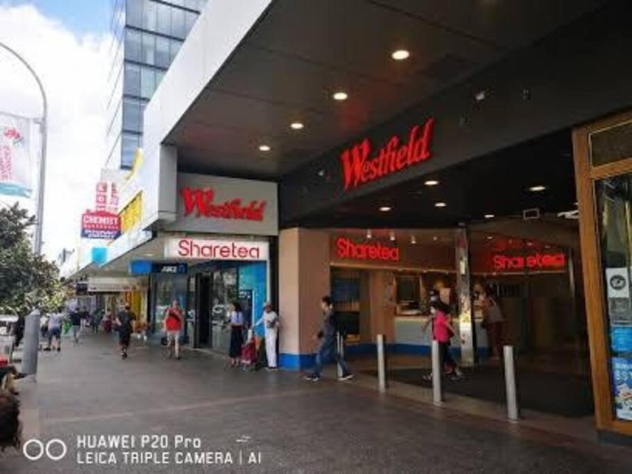 Hurstville温馨舒适公寓。走路1分钟到火车站，周围大型超市，大型商场，电影院，美食街环绕。 Sydney
